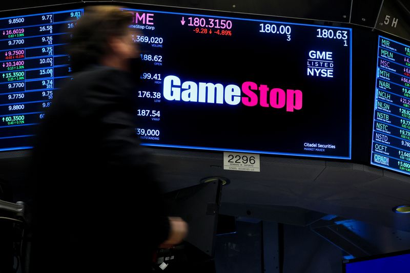 &copy; Reuters. A screen displays the logo and trading information for GameStop on the floor of the New York Stock Exchange (NYSE) in New York City, U.S., March 29, 2022.  REUTERS/Brendan McDermid/File Photo