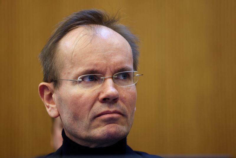 © Reuters. Wirecard's former CEO Markus Braun looks on at a courtroom as his trial begins, after the German payments company collapsed in the wake of a fraud scandal in 2020, in Munich, Germany, December 8, 2022. REUTERS/Lukas Barth