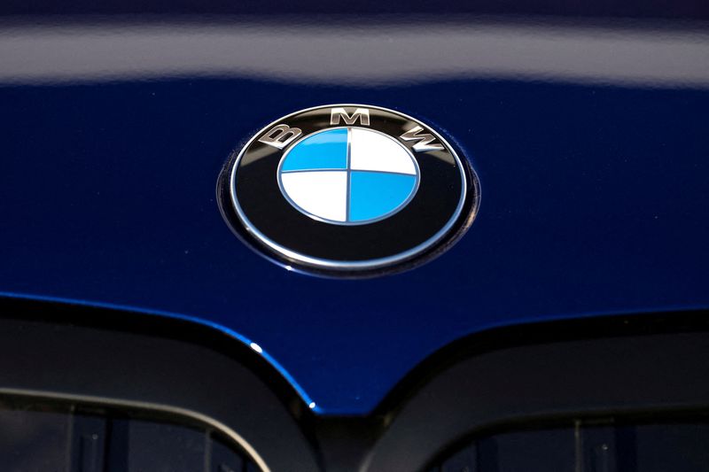 © Reuters. FILE PHOTO: BMW logo is seen on a vehicle at the BMW manufacturing plant in Greer, South Carolina, U.S., October 19, 2022.   REUTERS/Bob Strong/File Photo