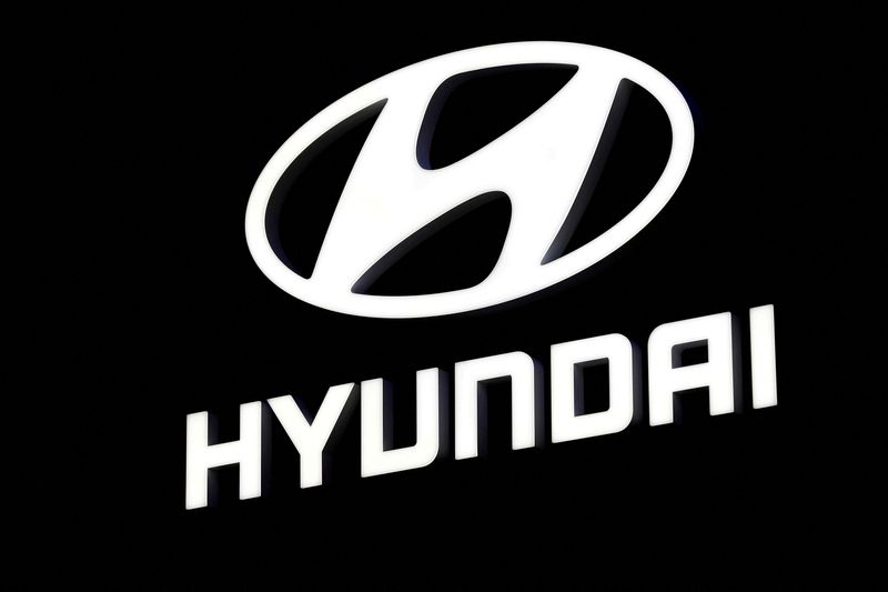 © Reuters. FILE PHOTO: A Hyundai booth displays the company logo at the North American International Auto Show in Detroit, Michigan, U.S. January 16, 2018.  REUTERS/Jonathan Ernst/File Photo