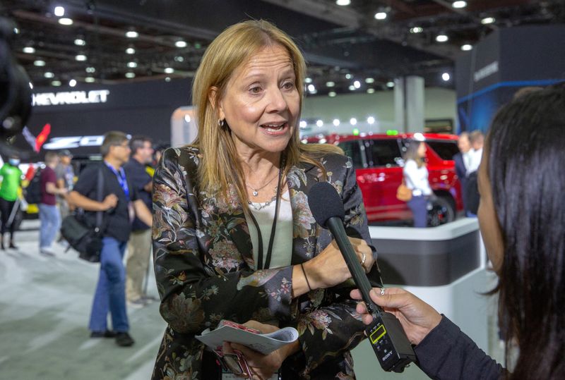 GM CEO sees U.S. new-car sales rebounding in 2023
