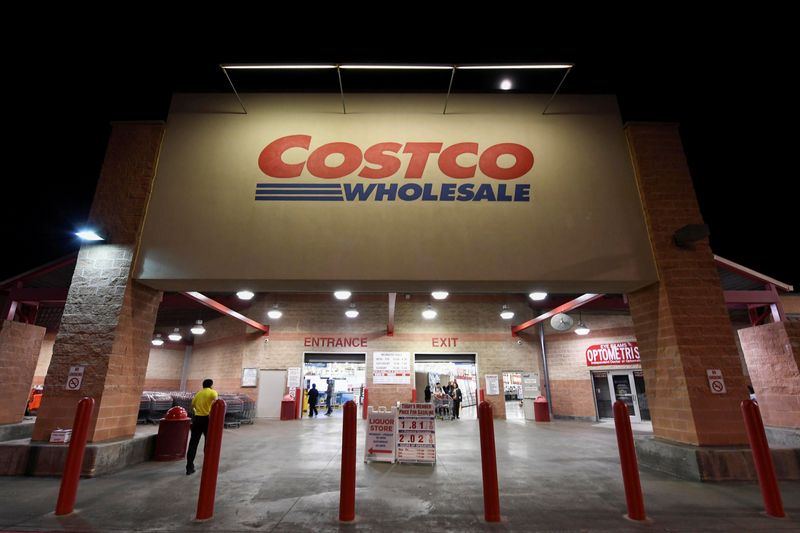 &copy; Reuters. FILE PHOTO: A Costco Wholesale retail club is photographed in Austin, Texas, U.S. on December 12, 2016.   Picture taken December 12, 2016. REUTERS/Mohammad Khursheed/File Photo