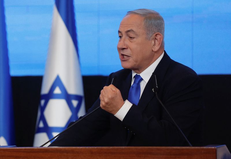 &copy; Reuters. رئيس الوزراء الإسرائيلي بنيامن نتنياهو يتحدث إلى مؤيديه بمقر حزب الليكود خلال الانتخابات العامة في القدس يوم الثاني من نوفمبر تشرين الثاني