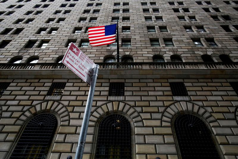 &copy; Reuters. Il palazzo della Federal Reserve di New York a Manhattan. REUTERS/Eduardo Munoz/