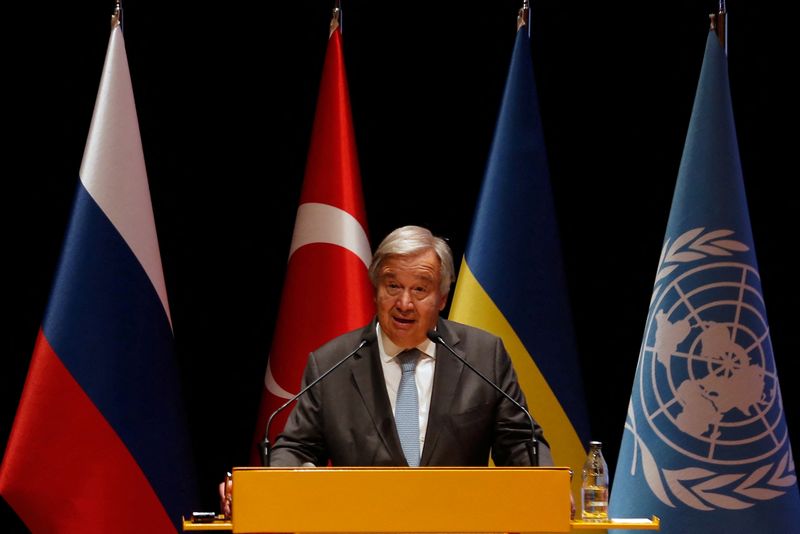 &copy; Reuters. U.N. Secretary-General Antonio Guterres speaks during a news conference after visiting a joint coordination center overseeing the Ukrainian grain exports, in Istanbul, Turkey August 20, 2022. REUTERS/Dilara Senkaya/File Photo