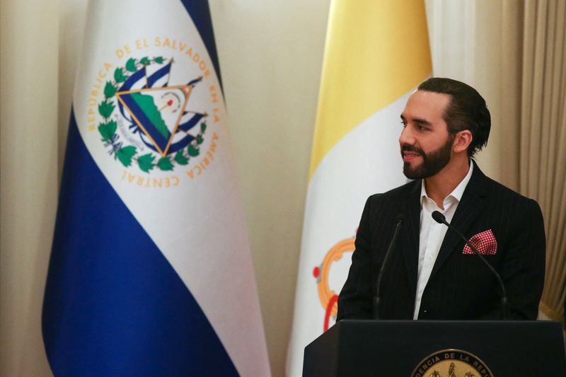 &copy; Reuters. FILE PHOTO: El Salvador's President Nayib Bukele speaks during a decoration ceremony to the Apostolic Nuncio to El Salvador Santo Gandemi, in San Salvador, El Salvador, October 26, 2022. REUTERS/Jose Cabezas