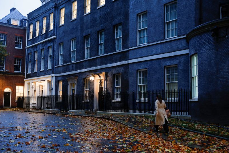 © Reuters. A general view of the Downing Street in London, Britain, November 17, 2022. REUTERS/Peter Nicholls