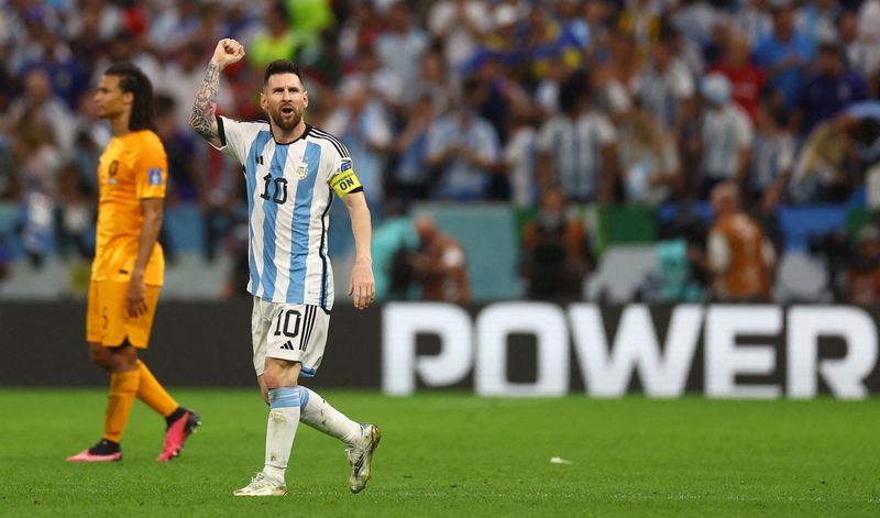 &copy; Reuters. Messi comemora gol da Argentina
 9/12/2022   REUTERS/Kai Pfaffenbach