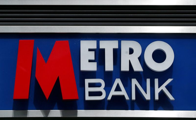 © Reuters. FILE PHOTO: Signage is seen outside of a Metro Bank in London, Britain, May 22, 2019. REUTERS/Hannah McKay
