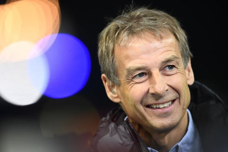 &copy; Reuters. IMAGEN DE ARCHIVO. Jürgen Klinsmann antes de un partido del Hertha BSC v Borussia Moenchengladbach por la Bundesliga - Olympiastadion, Berlín, Alemania - Diciembre 21, 2019. REUTERS/Annegret Hilse