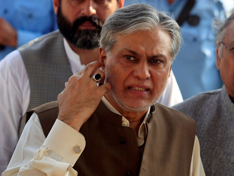 &copy; Reuters. FILE PHOTO: Pakistan's Finance Minister Ishaq Dar is seen after a party meeting in Islamabad, Pakistan September 26, 2017. Picture taken September 26, 2017. REUTERS/Faisal Mahmood