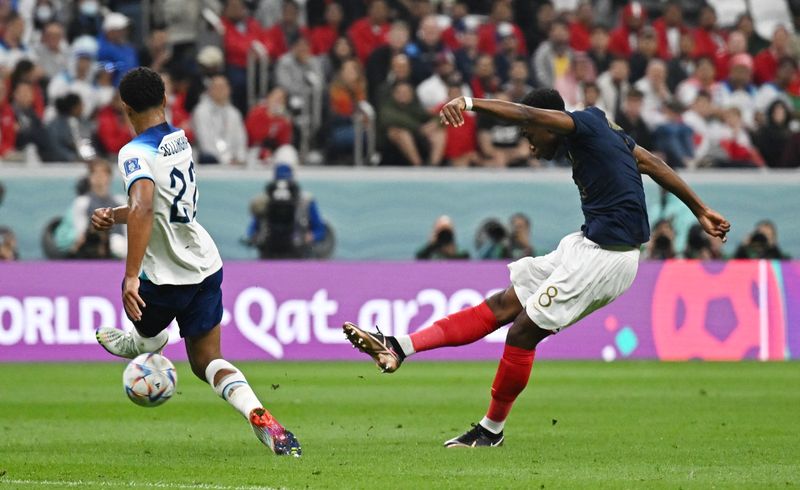 &copy; Reuters. تشواميني يحرز هدفا لمنتخب فرنسا في شباك إنجلترا بكأس العالم لكرة القدم في قطر يوم العاشر من ديسمبر كانون الأول 2022. تصوير: ديلان مارتينيز - رو
