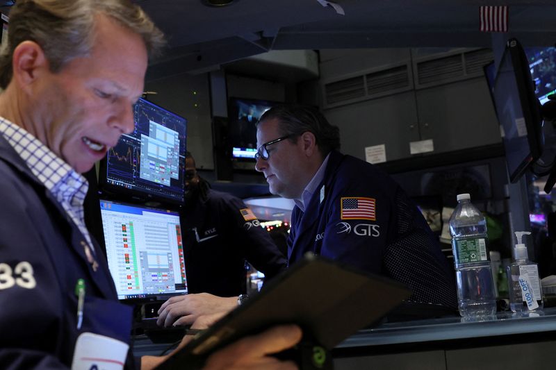 Wall Street grimpe avec Microsoft, avant l'inflation et la Fed