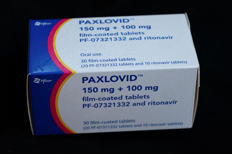 &copy; Reuters. FILE PHOTO: Paxlovid, Pfizer's anti-viral medication to treat the coronavirus disease (COVID-19), is displayed in this picture illustration taken October 7, 2022. REUTERS/Wolfgang Rattay/Illustration