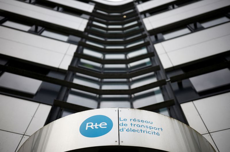 Electricité: La France a eu recours à l'aide de ses voisins lundi, reporte RTE