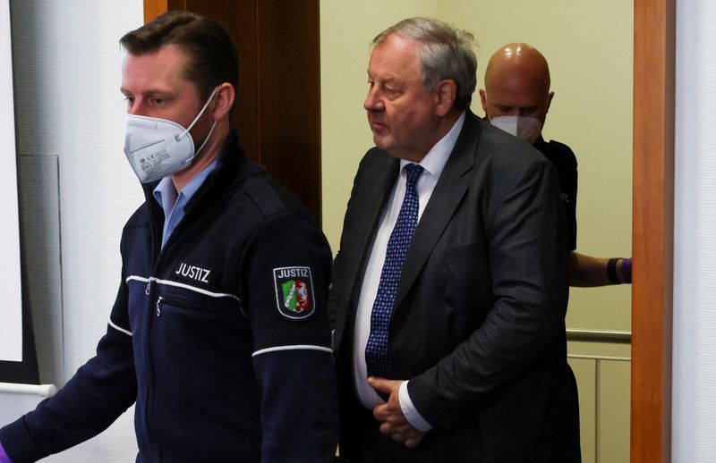 &copy; Reuters. Hanno Berger, a German lawyer and tax specialist accused of tax fraud, arrives for his verdict in a regional court, in Bonn, Germany December 13, 2022.  REUTERS/Wolfgang Rattay