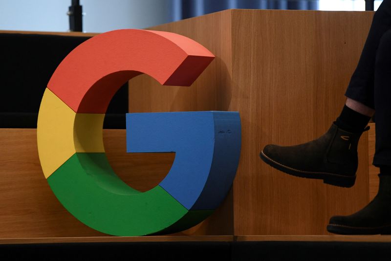 &copy; Reuters. FILE PHOTO: A Google sign is pictured outside the Google office in Berlin, Germany, August 31, 2021.  REUTERS/Annegret Hilse/File Photo