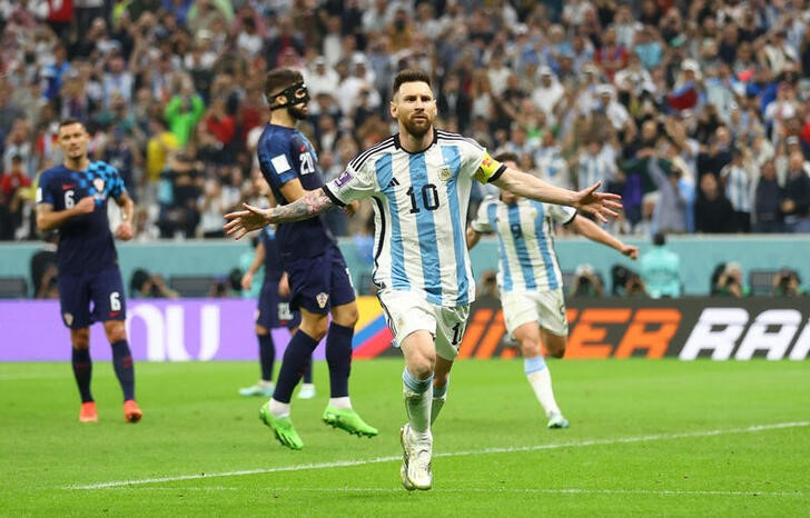 &copy; Reuters. Dic 13, 2022 
Foto del martes del capitán de Argentina Lionel Messi celebrando tras marcar ante Croacia 
 REUTERS/Carl Recine