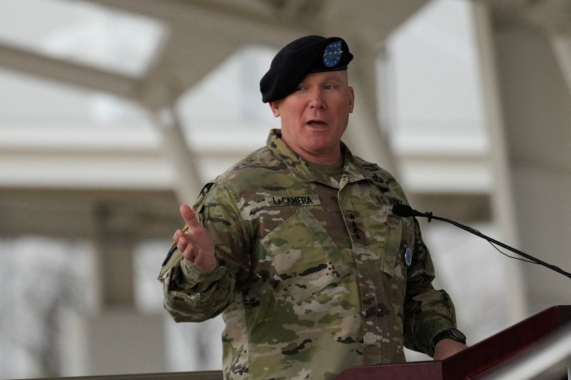 &copy; Reuters. الجنرال بول لاكاميرا قائد القوات الأمريكية في كوريا يتحدث في مدينة بيونجتايك بكوريا الجنوبية يوم 15 نوفمبر تشرين الثاني 2022. صورة لرويترز من 