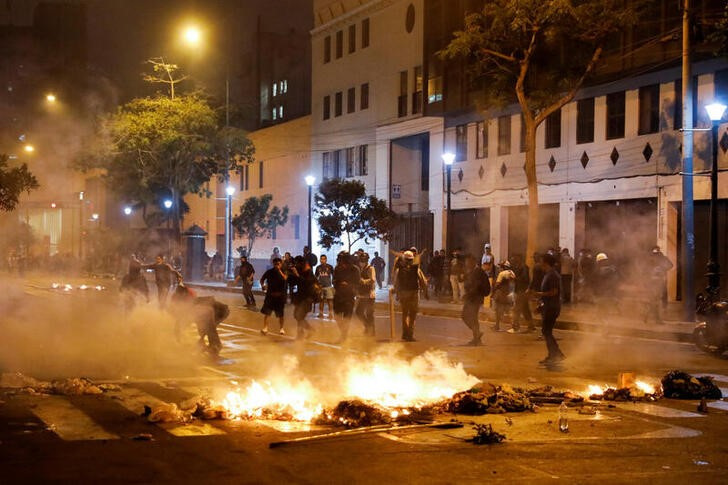 &copy; Reuters. Manifestantes participam de protesto em Lima após destituição de Pedro Castillo da Presidência do Peru
13/12/2022 REUTERS/Alessandro Cinque