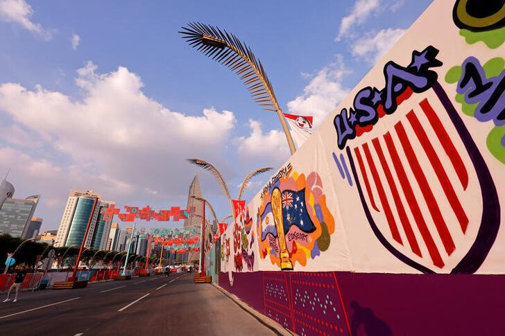 &copy; Reuters. Imagen de archivo de decoraciones relativas al Mundial de fútbol en Doha, Qatar. 12 diciembre 2022. Yukihito Taguchi-USA Today Sports