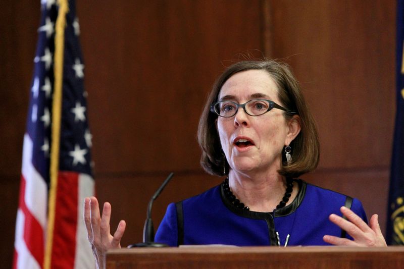 Oregon governor lifts death sentences for 17 inmates facing execution