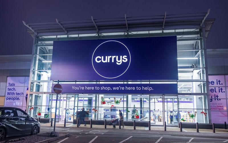 &copy; Reuters. FILE PHOTO: An exterior view of a Currys store in London, Britain, November 19, 2021. REUTERS/May James