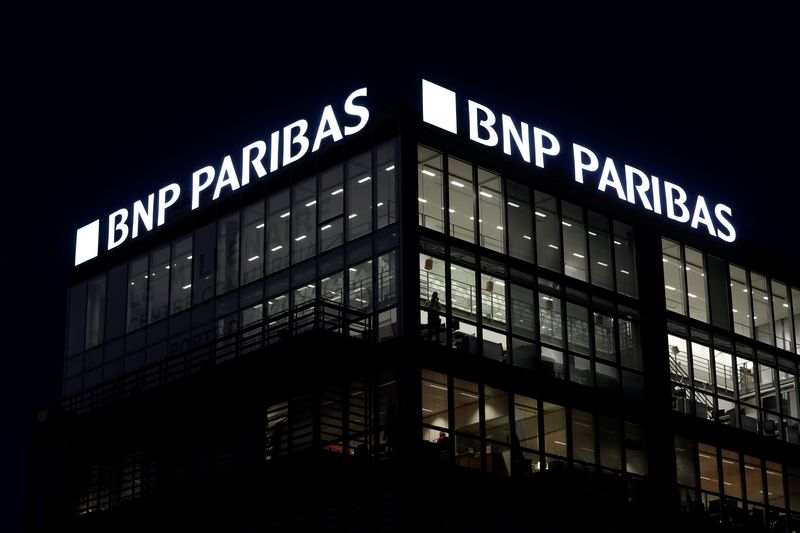 &copy; Reuters. Photo d'archives d'un logo sur une agence bancaire BNP Paribas à Paris, France. /Photo prise le 9 février 2022/REUTERS/Benoit Tessier