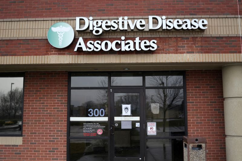 © Reuters. View shows the scene of a shooting at a medical facility in Wyomissing, Pennsylvania, U.S., December 15, 2022. REUTERS/Hannah Beier