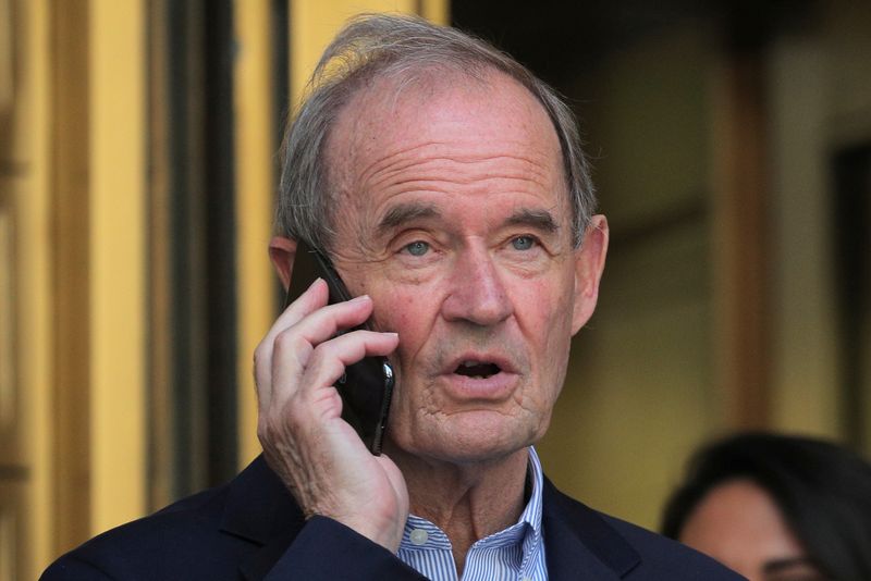 © Reuters. Lawyer David Boies speaks on the phone after a bail hearing in U.S. financier Jeffrey Epstein's sex trafficking case in New York City, U.S. July 15, 2019.    REUTERS/Brendan McDermid/File Photo