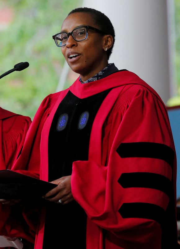 © Reuters. FILE PHOTO: Claudine Gay, Dean of the Faculty of Arts and Sciences, speaks during the 368th Commencement Exercises at Harvard University in Cambridge, Massachusetts, U.S., May 30, 2019.  REUTERS/Brian Snyder/File Photo