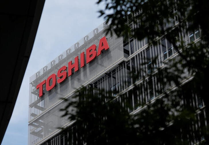 &copy; Reuters. 　１２月１６日、東芝は、渡辺章博取締役会議長とジェリー・ブラック特別委員会委員長による、非公開化を含む企業価値向上への戦略的選択肢に関するオープンレターを公表した。写真は