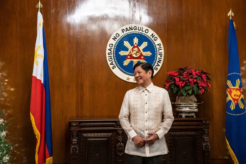 © Reuters. FILE PHOTO: Philippines President Ferdinand 