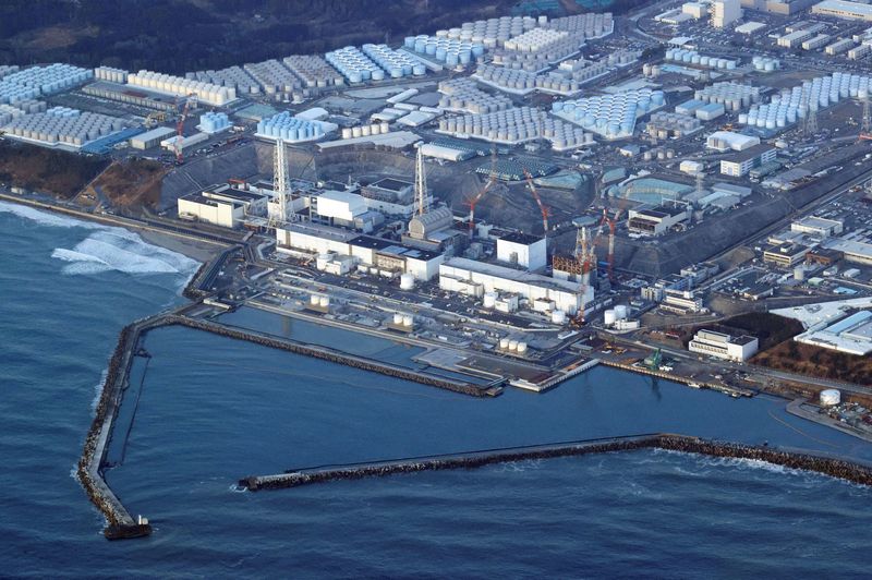 &copy; Reuters. FOTO DE ARCHIVO: Una vista aérea muestra la central nuclear de Fukushima Daiichi tras un fuerte terremoto, en la localidad de Okuma, prefectura de Fukushima, Japón. Foto tomada por Kyodo el 17 de marzo de 2022. Crédito obligatorio Kyodo/via REUTERS/Arc