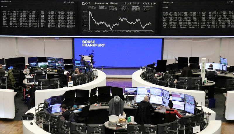 © Reuters. The German share price index DAX graph is pictured at the stock exchange in Frankfurt, Germany, December 16, 2022.    REUTERS/Staff