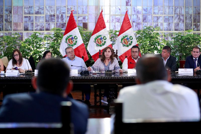 © Reuters. Peru's President Dina Boluarte attends a meeting with mayors and governors at the Government Palace, in Lima, Peru December 17, 2022. Peru Presidency/Handout via REUTERS