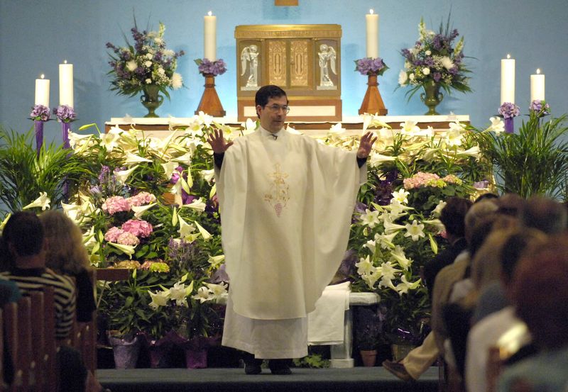 &copy; Reuters. FILE PHOTO: Father Frank Anthony Pavone, the dedicated National Director of Priests for Life from New York, gives a Homily during a funeral Mass in Gulfport, Florida April 5, 2005. . REUTERS/Jim Stem  JMS