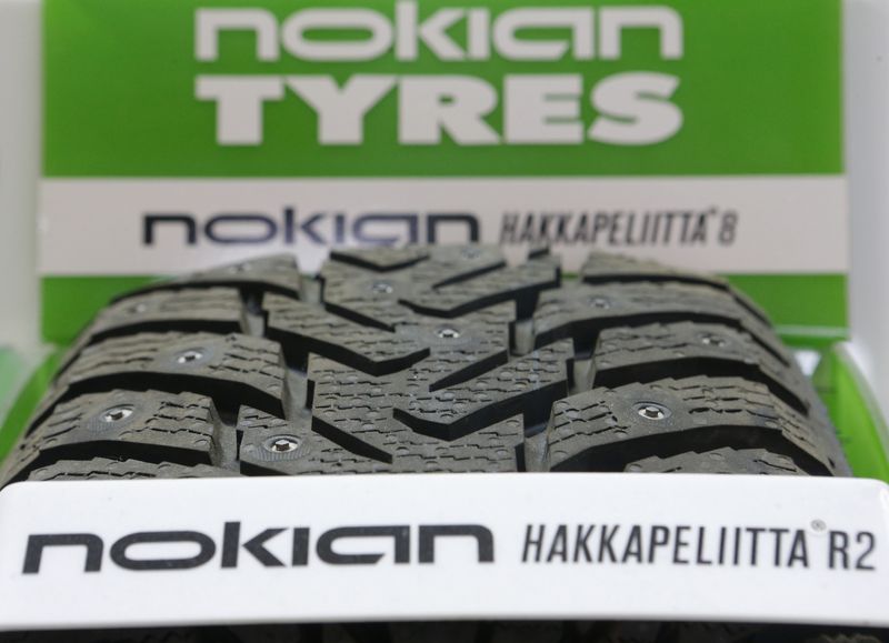 &copy; Reuters. FILE PHOTO: A Nokian tyre is on display at a tyre assembling centre and shop in Moscow, August 8, 2014.  REUTERS/Maxim Shemetov 