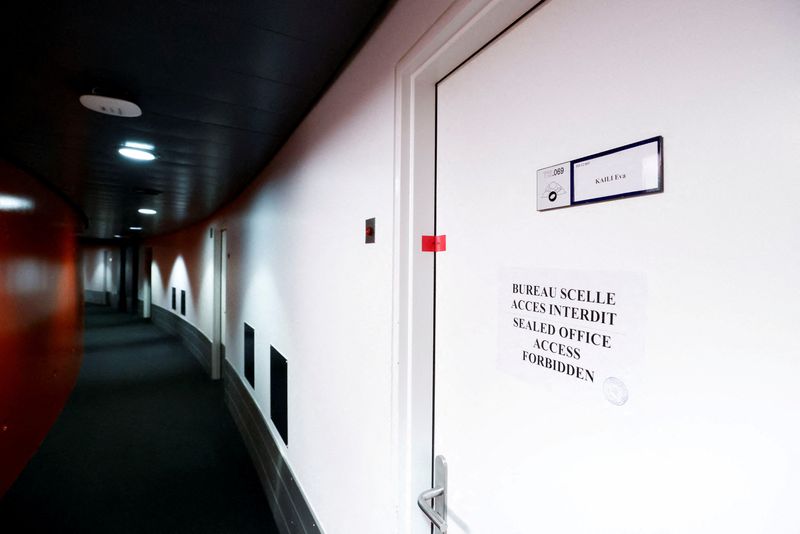 &copy; Reuters. FOTO DE ARCHIVO. Una información aparece en el despacho de la vicepresidenta Eva Kaili en el Parlamento Europeo en Estrasburgo, Francia. 13 de diciembre de 2022. REUTERS/Yves Herman