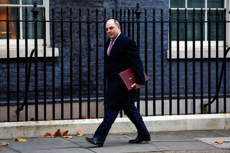 © Reuters. وزير الدفاع البريطاني بن والاس في لندن يوم السادس من ديسمبر كانون الأول 2022. تصوير: بيتر نيكولس - رويترز. 