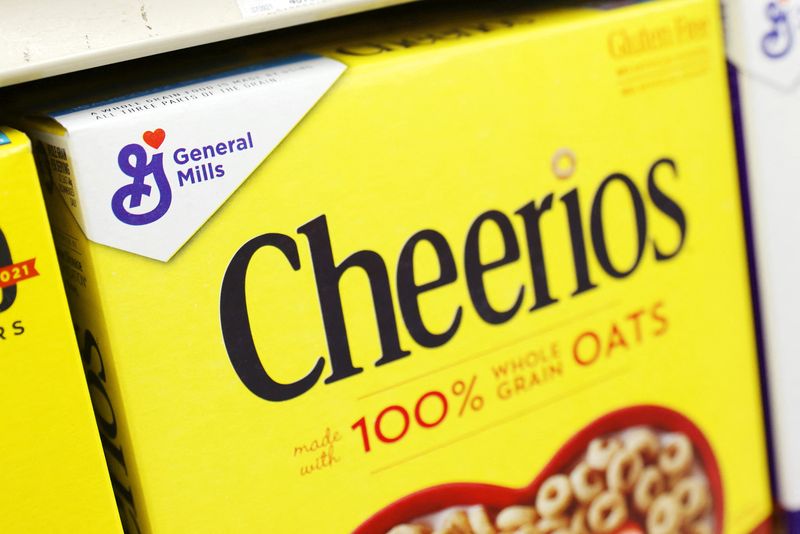General Mills pet business posts muted sales as retailers cut back on inventory