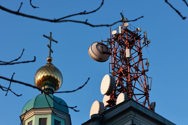 &copy; Reuters. FILE PHOTO: A view shows a communication tower next to an Orthodox church in Vladivostok, Russia November 9, 2022. REUTERS/Tatiana Meel