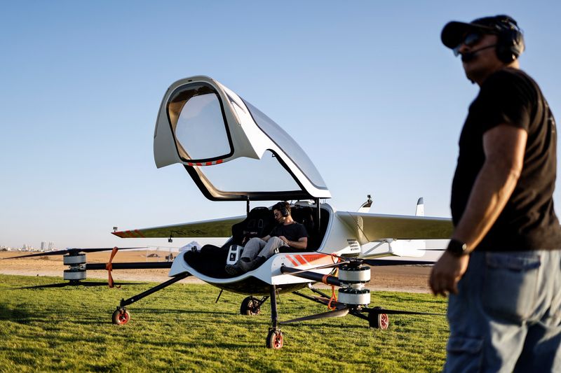 Israeli startup makes inroads with personal flying vehicle