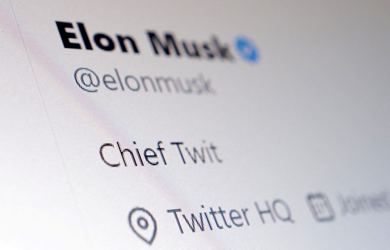&copy; Reuters. FILE PHOTO: Elon Musk's Twitter account is seen in this illustration taken October 28, 2022. REUTERS/Dado Ruvic/Illustration/File Photo
