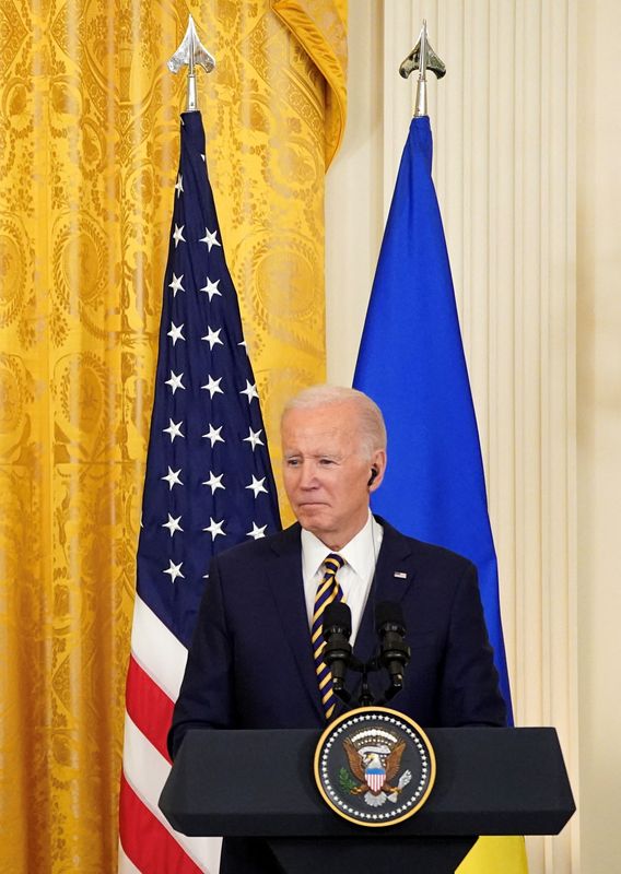 &copy; Reuters. الرئيس الأمريكي جو بايدن خلال مؤتمر صحفي في البيت الأبيض بواشنطن يوم الأربعاء. تصوير: كيفن لامارك - رويترز.