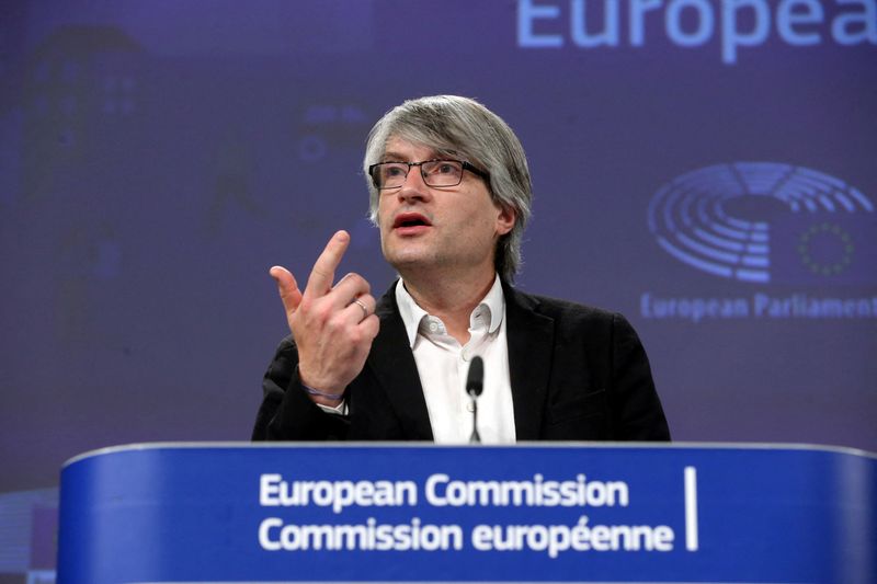 &copy; Reuters. Le député européen allemand Sven Giegold s'exprime lors d'une conférence de presse sur le lancement de l'Observatoire européen des impôts, à Bruxelles. /Photo prise le 1er juin 2021/REUTERS/François Walschaerts