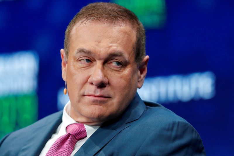 &copy; Reuters. FILE PHOTO: Scott Minerd, Chairman of Investments and Global Chief Investment Officer of Guggenheim Investments, attends the Milken Institute's 22nd annual Global Conference in Beverly Hills, California, U.S., April 29, 2019.  REUTERS/Mike Blake/