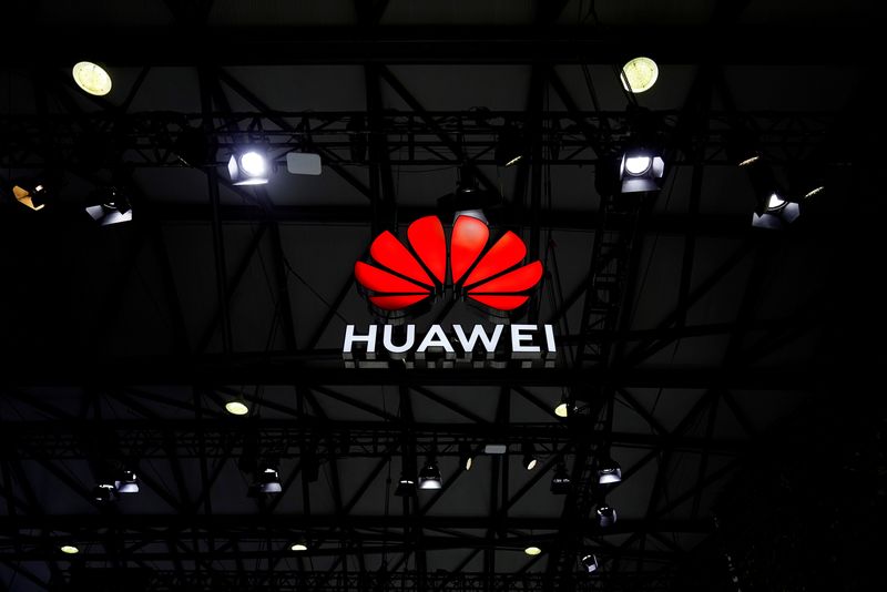&copy; Reuters. FILE PHOTO: A Huawei logo is seen at the Mobile World Congress (MWC) in Shanghai, China February 23, 2021. REUTERS/Aly Song