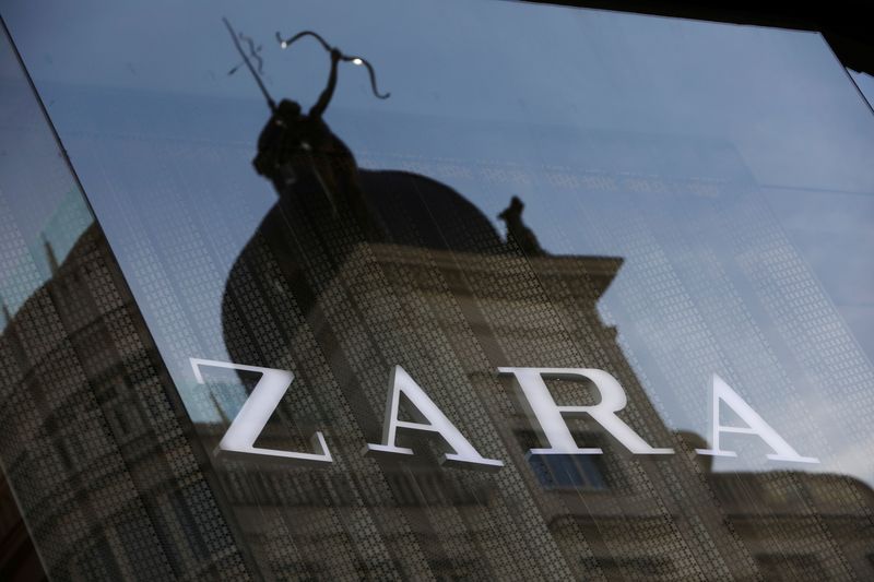 &copy; Reuters. FILE PHOTO: The logo of a Zara store, an Inditex brand, is seen in central Madrid, Spain, December 13, 2017. REUTERS/Susana Vera
