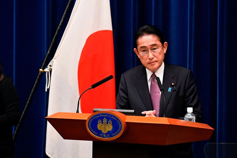 © Reuters. FILE PHOTO: Japan's Prime Minister Fumio Kishida attends a press conference in Tokyo, Japan, on December 16, 2022, addressing some topics such as National Security Strategy, political and social issues facing Japan in today's World crisis. David Mareuil/Pool via REUTERS